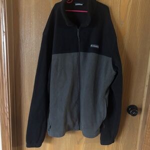 Columbia Men's Two-Tone Black and Gray Performance Jacket